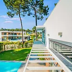 Luxury 4br W/ Pool & Cinema Golf | By Airnest *