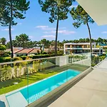 Βίλα Luxury 4br W/ Pool & Cinema Golf | By Airnest