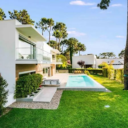 Vila Luxury 4br W/ Pool & Cinema Golf | By Airnest *