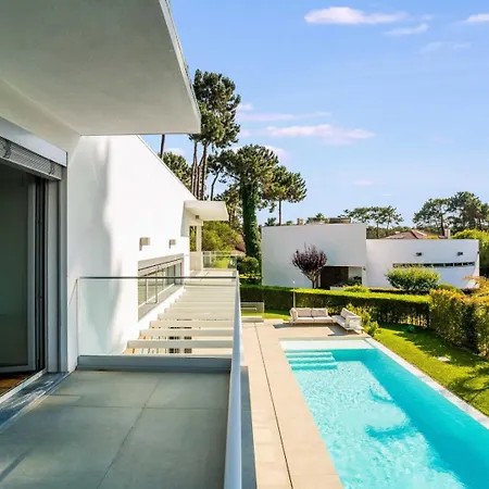 Luxury 4br W/ Pool & Cinema Golf | By Airnest Villa