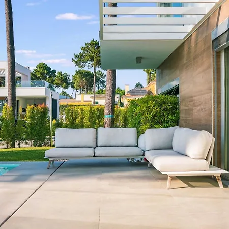 Villa Luxury 4br W/ Pool & Cinema Golf | By Airnest