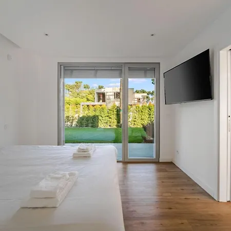 Luxury 4br W/ Pool & Cinema Golf | By Airnest *