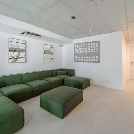 Villa Luxury 4br W/ Pool & Cinema Golf | By Airnest Aroeira (Setubal)