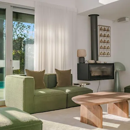 Luxury 4br W/ Pool & Cinema Golf | By Airnest * Charneca (Setubal)