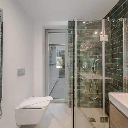 Luxury 4br W/ Pool & Cinema Golf | By Airnest Vila *