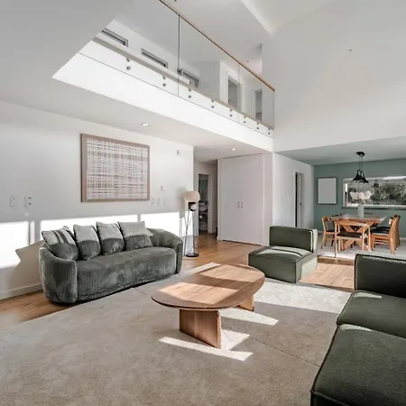 Luxury 4br W/ Pool & Cinema Golf | By Airnest Vila Charneca (Setubal)