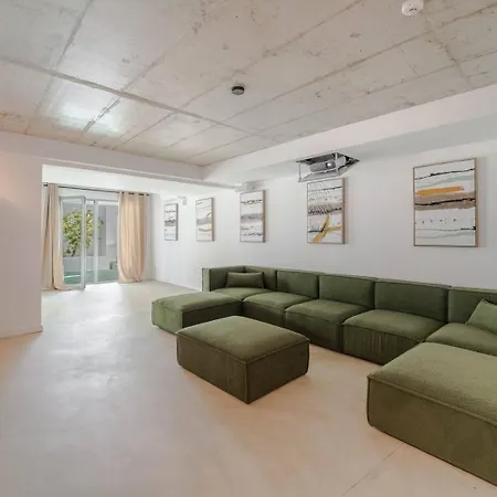 Luxury 4br W/ Pool & Cinema Golf | By Airnest * Charneca (Setubal)