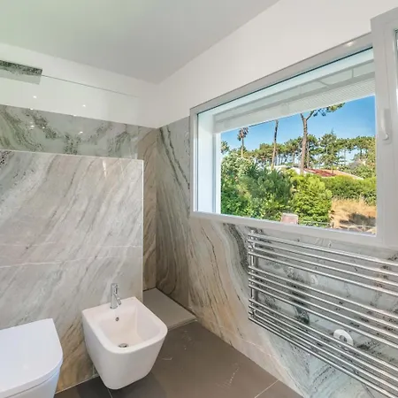 Vila Luxury 4br W/ Pool & Cinema Golf | By Airnest