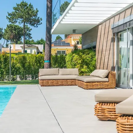 Luxury 4br W/ Pool & Cinema Golf | By Airnest Vila *