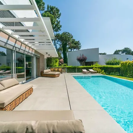 Luxury 4br W/ Pool & Cinema Golf | By Airnest *