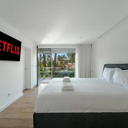 Luxury 4br W/ Pool & Cinema Golf | By Airnest Vila *