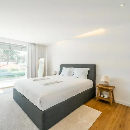 Vila Luxury 4br W/ Pool & Cinema Golf | By Airnest Charneca (Setubal)