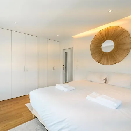 Luxury 4br W/ Pool & Cinema Golf | By Airnest Vila *