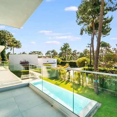 Luxury 4br W/ Pool & Cinema Golf | By Airnest Vila