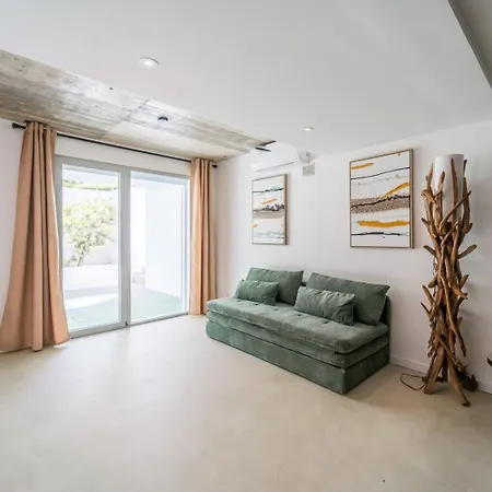 Vila Luxury 4br W/ Pool & Cinema Golf | By Airnest *