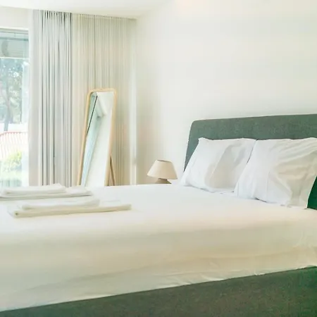 Luxury 4br W/ Pool & Cinema Golf | By Airnest Vila