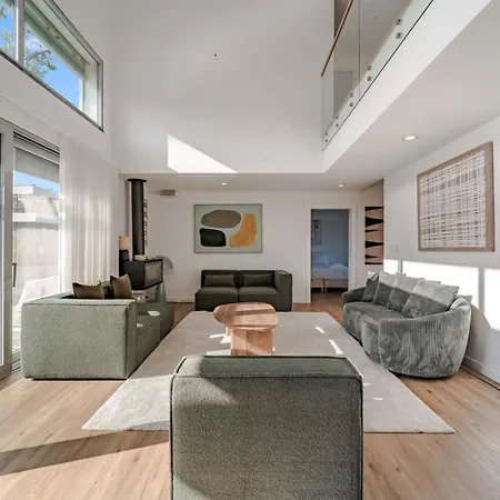 Luxury 4br W/ Pool & Cinema Golf | By Airnest Vila *
