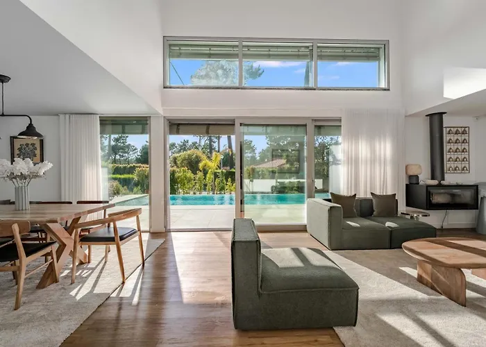 Luxury 4br W/ Pool & Cinema Golf | By Airnest Villa Charneca (Setubal)