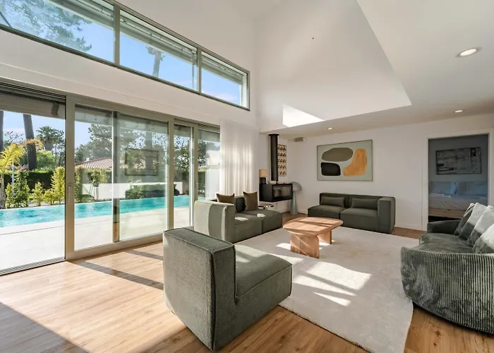 Luxury 4br W/ Pool & Cinema Golf | By Airnest Villa