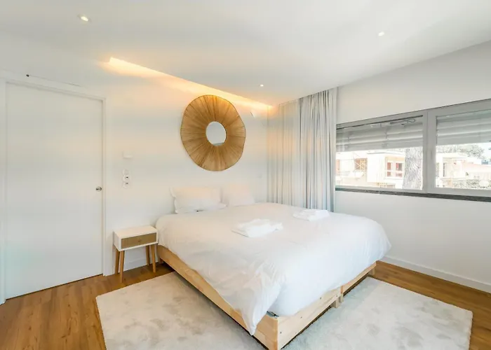 Luxury 4br W/ Pool & Cinema Golf | By Airnest Villa *