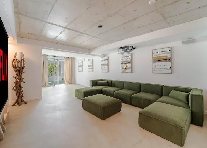 Luxury 4br W/ Pool & Cinema Golf | By Airnest * Charneca (Setubal)