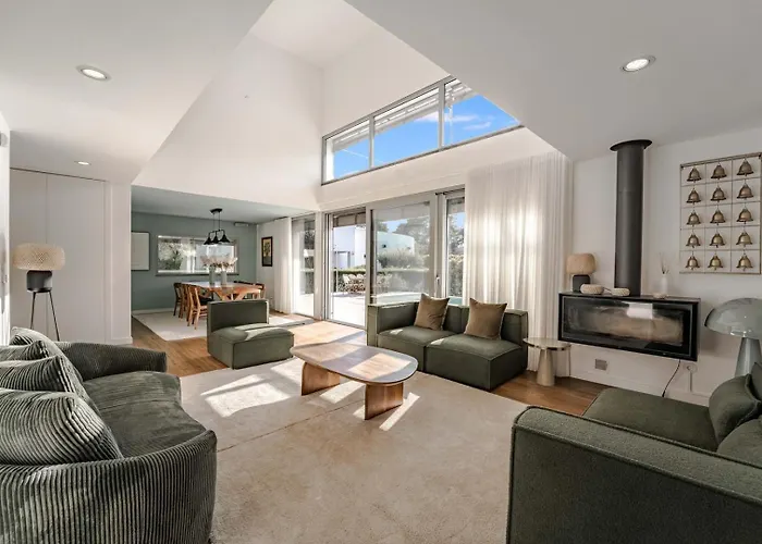 Luxury 4br W/ Pool & Cinema Golf | By Airnest