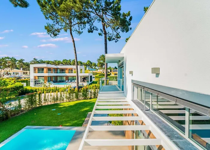 Luxury 4br W/ Pool & Cinema Golf | By Airnest *
