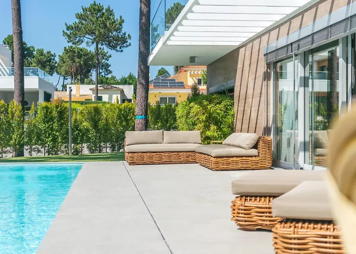Luxury 4br W/ Pool & Cinema Golf | By Airnest Villa *