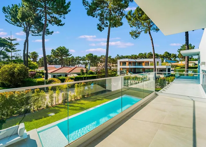Villa Luxury 4br W/ Pool & Cinema Golf | By Airnest