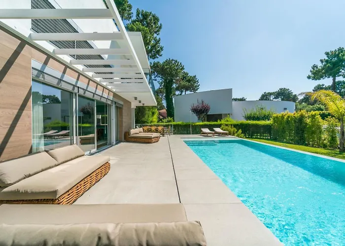 Luxury 4br W/ Pool & Cinema Golf | By Airnest *