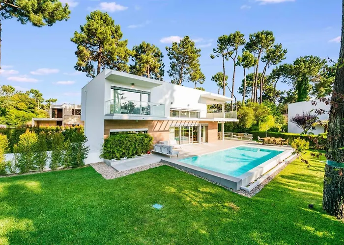 Luxury 4br W/ Pool & Cinema Golf | By Airnest Villa