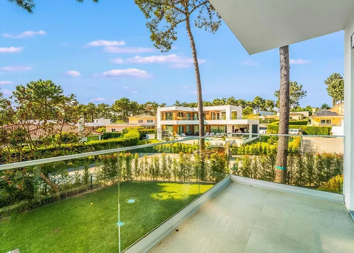 Luxury 4br W/ Pool & Cinema Golf | By Airnest Charneca (Setubal)