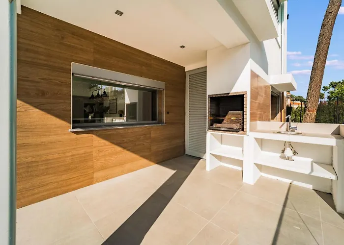 Luxury 4br W/ Pool & Cinema Golf | By Airnest * Charneca (Setubal)