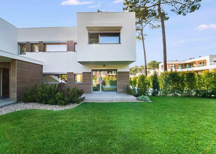 Luxury 4br W/ Pool & Cinema Golf | By Airnest Villa Charneca (Setubal)