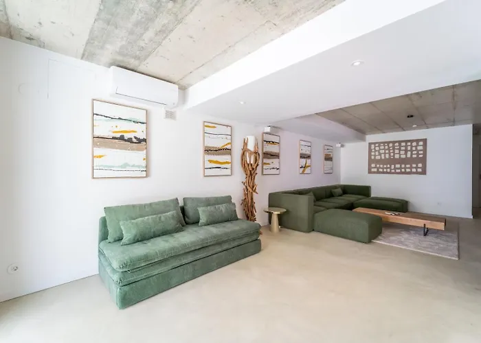 Villa Luxury 4br W/ Pool & Cinema Golf | By Airnest