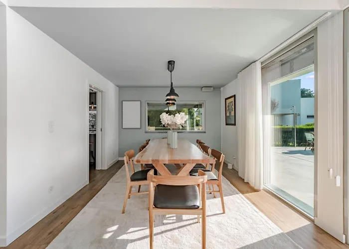 Luxury 4br W/ Pool & Cinema Golf | By Airnest Villa Charneca (Setubal)