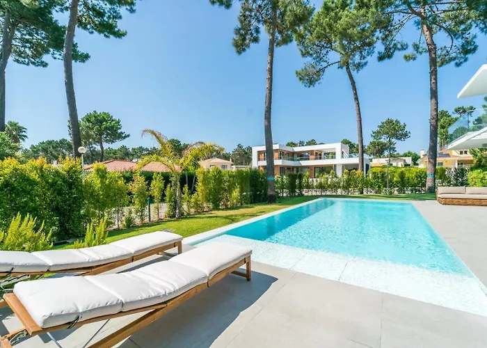 Luxury 4br W/ Pool & Cinema Golf | By Airnest Villa *