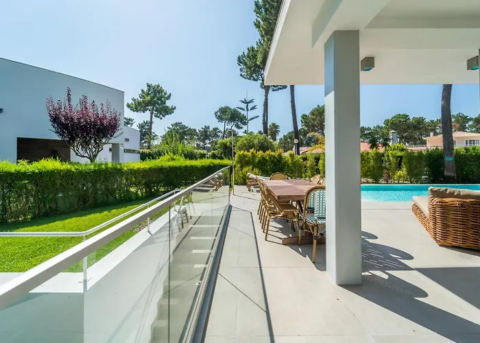 Luxury 4br W/ Pool & Cinema Golf | By Airnest